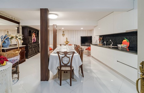 Ronfe House | Holiday Home 'Casa T3 Stella' with Private Garden, Balcony and Wi-Fi