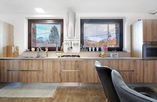 Cesara House | Holiday Home 'Charmingly Renovated Stone House' with Mountain View