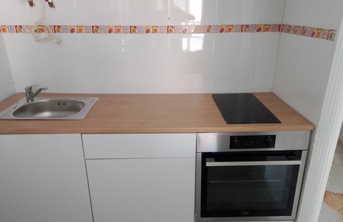 Bailen-Miraflores Apartment | Holiday Home 'Ciara' with Wi-Fi and Air Conditioning