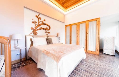 Alcobaca House | Holiday Home Conceição by Interhome
