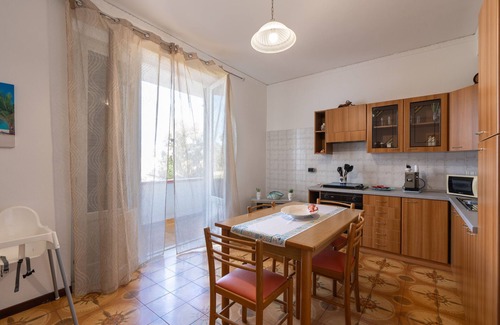 Trappeto House | Holiday Home 'Conchiglia Al Mare' with Sea View, Balcony and Wi-Fi