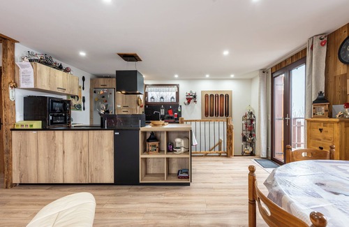 Aillon-le-Jerune House | Holiday Home 'D'Aillon' with Mountain View, Private Terrace and Wi-Fi