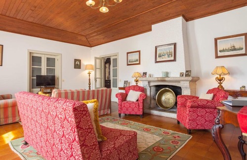 Gondufe House | Holiday Home De Ferreira by Interhome