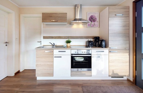 Craula House | Holiday Home 'Ferienhaus Blau' with Private Terrace, Private Garden and Wi-Fi
