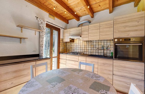 Rialto House | Holiday Home 'Del Fiume' with Mountain View and Private Garden
