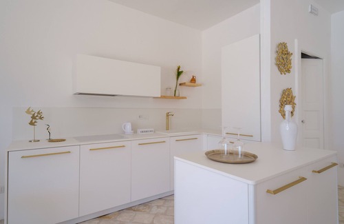 Manfio House | Holiday Home Dependance Rosy with Pool & Garden