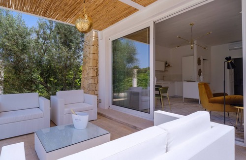 Manfio House | Holiday Home Dependance Rosy with Pool & Garden