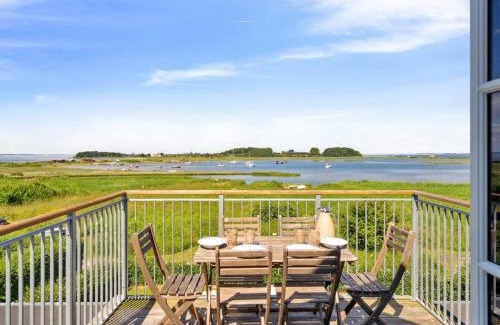 Assens House | Holiday Home Devis - 75m from the sea by Interhome