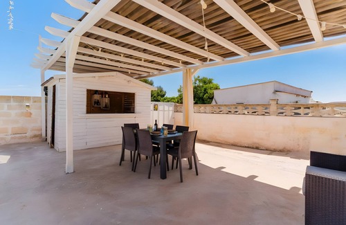Torre Ovo House | Holiday Home 'Dilauro Con Piscina 2' with Shared Pool, Shared Terrace and Air Conditioning