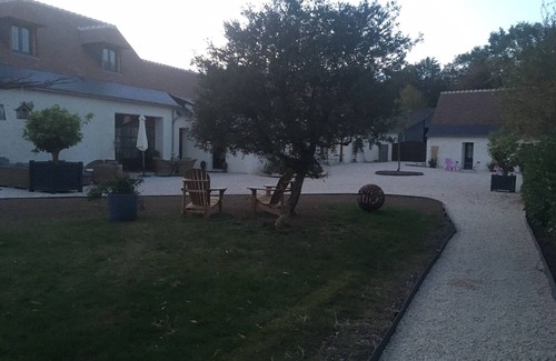 Luynes House | Holiday Home 'Domaine Du' with Shared Pool, Private Terrace and Wi-Fi