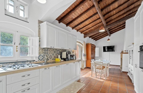 Dolianova House | Holiday Home 'Domus Dama' with Shared Garden, Wi-Fi and Air Conditioning