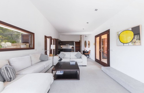 Soller House | Holiday Home 'Dream Property In Alconasser' with Sea View, Pool, Terrace & Wi-Fi