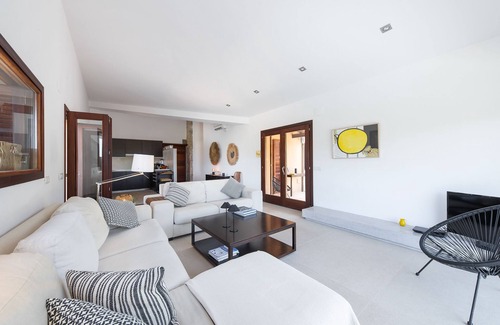 Soller House | Holiday Home 'Dream Property In Alconasser' with Sea View, Pool, Terrace & Wi-Fi