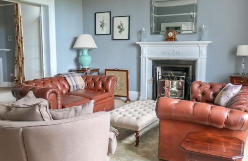 Dunvegan House | Holiday Home Dunvegan House by Interhome