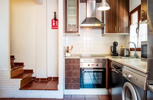 Piedralaves House | Holiday Home 'El Cabildo' with Private Patio and Wi-Fi