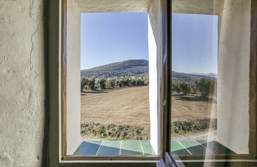 Seguero House | Holiday Home 'El Castell De Segueró' with Mountain View, Wi-Fi and Air Conditioning