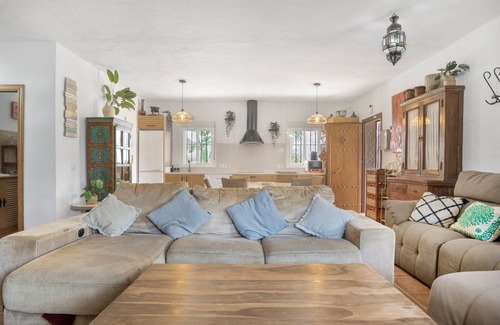 Zahora House | Holiday Home "El Rincón Del Che" with Private Pool, Garden and Wi-Fi