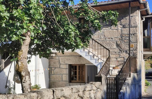 Ramil Apartment | Holiday Home Elena – with Mountain Views, Private Garden and Wi-Fi