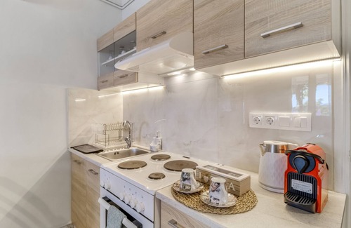 Perigiali House | Holiday Home 'Elia Perigiali Lefkada' with Sea View, Wi-Fi and Air Conditioning
