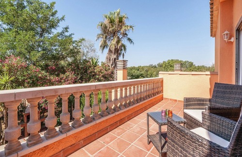 Sant Pere Pescador House | Holiday Home in Sant Pere near Beach