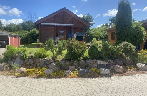 Neubrandenburg House | Holiday Home 'Ferienhaus Gross Nemerow' with Private Terrace, Wi-Fi and Air Conditioning