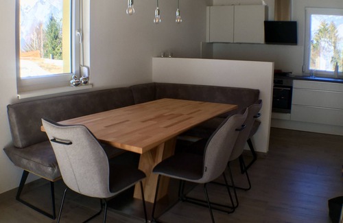 Arnoldstein House | Holiday Home 'Ferienhaus Seltschach 193' with Mountain View, Private Terrace and Wi-Fi