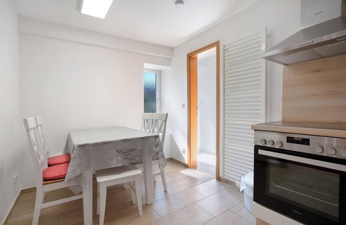 Groskoschen House | Holiday Home 'Ferienhaus' with Private Terrace, Shared Garden and Wi-Fi