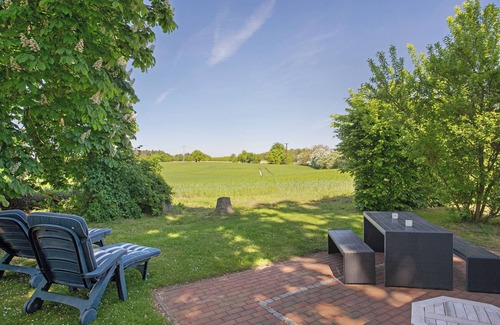 Dalwitz House | Holiday Home 'Ferienhaus Kitzklause' with Private Terrace, Shared Garden and Wi-Fi