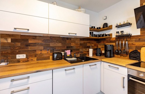 Kelbra House | Holiday Home 'Ferienhaus Stauseeblick' with Lake View, Private Terrace and Wi-Fi