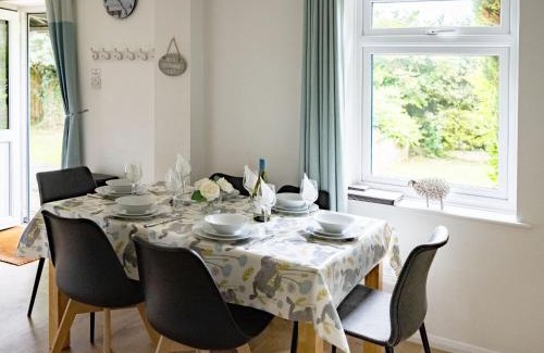 Henfield House | Holiday Home Fir Cottage by Interhome