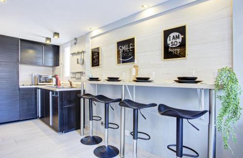 Les Arenes House | Holiday Home Les Coraux-13 by Interhome