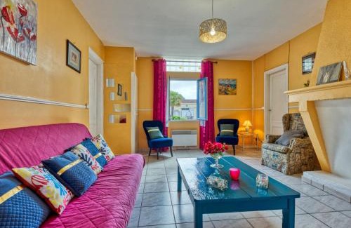Jau-Dignac-et-Loirac House | Holiday Home Pontac-Gadet 1 by Interhome