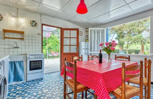 Jau-Dignac-et-Loirac House | Holiday Home Pontac-Gadet 1 by Interhome