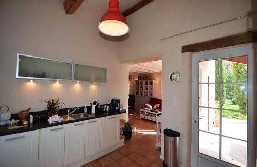 Montaigu-de-Quercy House | Holiday Home Montaigu-de-Quercy Lake