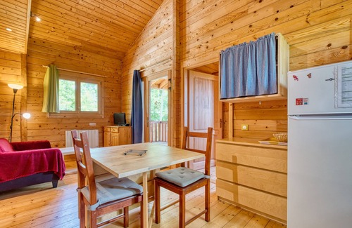 Salignac-Eyvignes House | Holiday Home 'Rapiette' with Shared Pool, Private Terrace and Private Garden