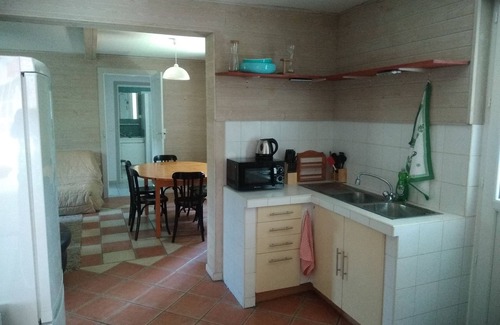 Castets House | Holiday Home 'Gîte 2ch 2sdb Piscine 20min Plages' with Shared Pool