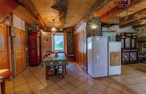 Lagrauliere House | Holiday Home 'Gite Loucastan' with Private Pool, Private Garden and Wi-Fi