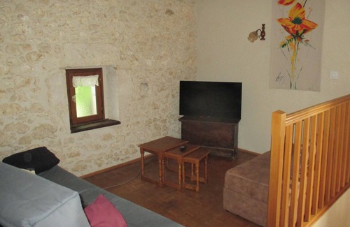 Labrihe House | Holiday Home 'Gite Plavengudo' with Private Terrace, Private Garden and Wi-Fi