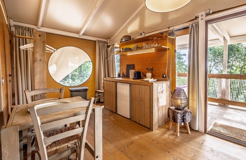 Sorano House | Holiday Home 'Glamping La Ghianda 2' with Mountain View, Wi-Fi and Air Conditioning