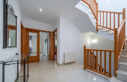 Tarragona House | Holiday Home 'Global Boscos' with Sea and Mountain Views, Private Pool, Terrace, A/C & Wi-Fi