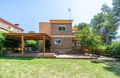 Tarragona House | Holiday Home 'Global Boscos' with Sea and Mountain Views, Private Pool, Terrace, A/C & Wi-Fi