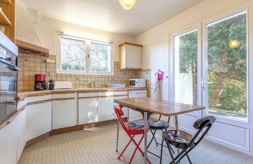 Douarnenez House | Holiday Home 'Grande Maison Familiale' with Private Terrace and Private Garden