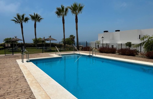 Manilva House | Holiday Home 'Great Townhouse Close To The Beach' with Sea View, Wi-Fi and Air Conditioning