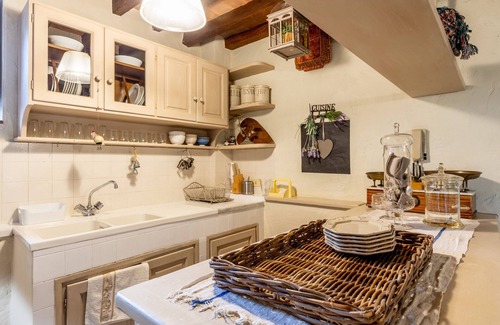 Santa Lucia House | Holiday Home 'Greg's House' with Private Pool, Garden and Wi-Fi