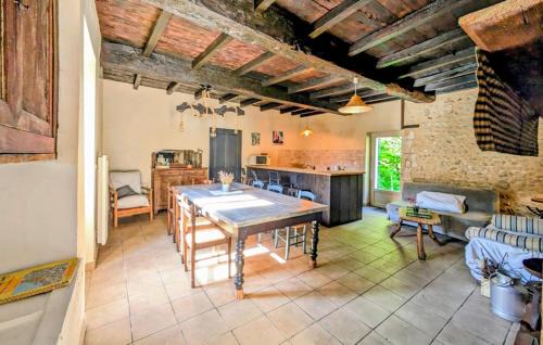Grignols House | Holiday Home Grignols With A Fireplace 324