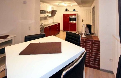 Gruendau House | Holiday Home 'Gründaublick' with Shared Terrace, Shared Garden and Wi-Fi