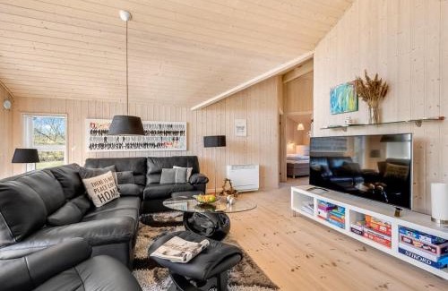 Skaven Strand House | Holiday Home Haagen - 600m to the inlet by Interhome