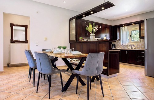 Agios Sostis House | Holiday Home 'Hacienda' with Private Terrace, Wi-Fi and Air Conditioning
