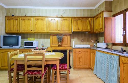 Rossell House | Holiday Home Hostalas by Interhome