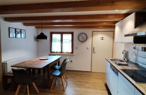 Unterbrand Cottage | Holiday Home 'Hüttenwiesenhof Ketterer' with Private Terrace, Shared Garden and Wi-Fi